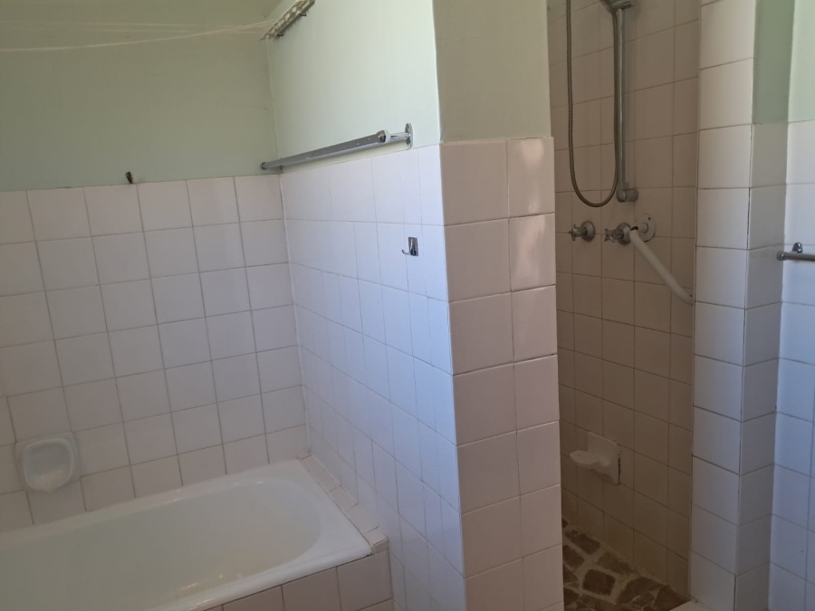 5 Bedroom Property for Sale in Flamingo Park Free State